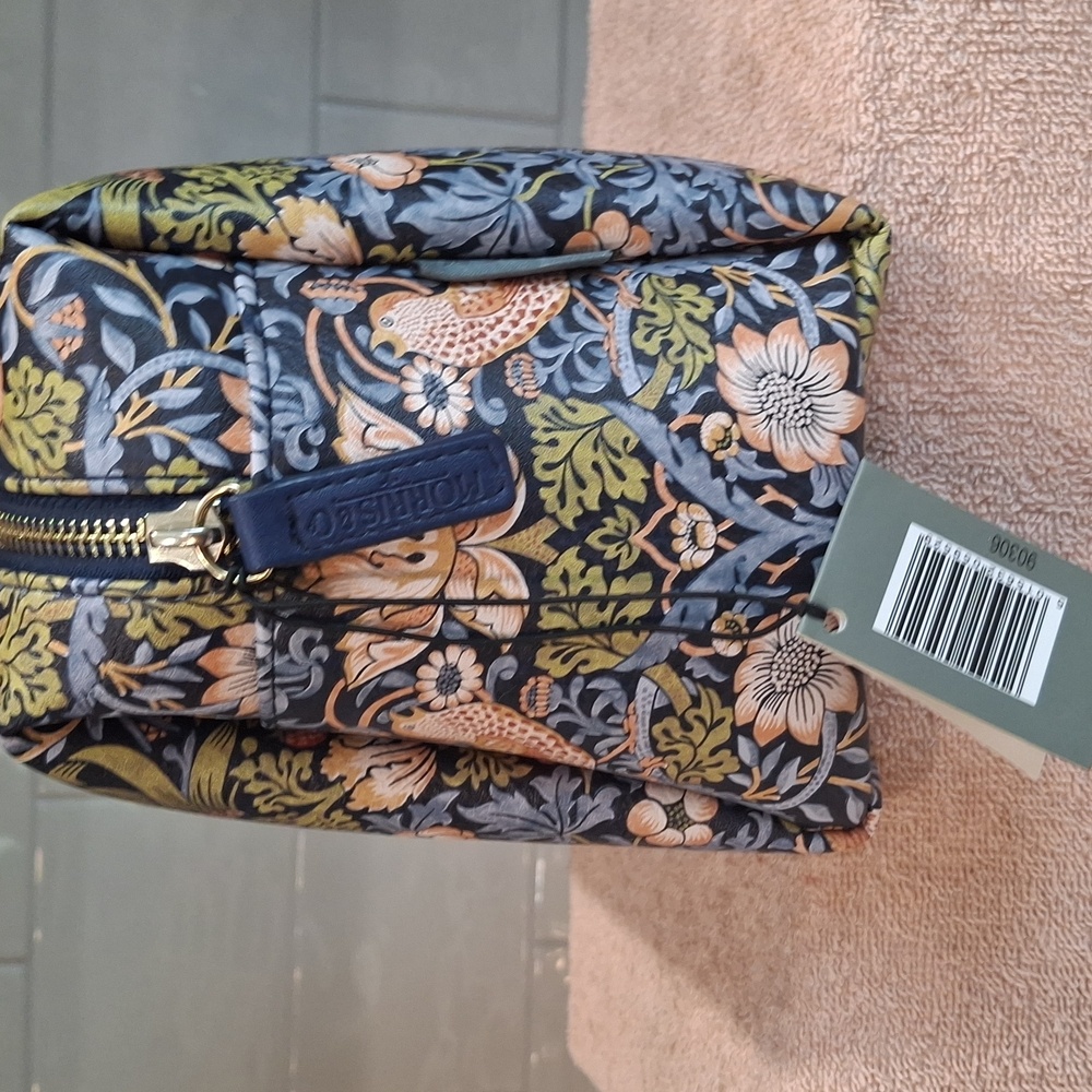 Accessory Pouch - Picture 5 of 12